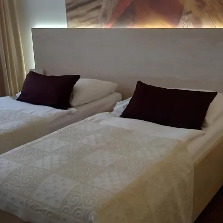 Slameny Dom & Hotel 4*