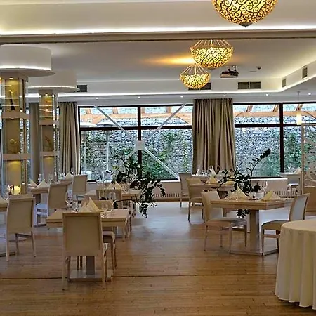 Slameny Dom & Hotel 4*