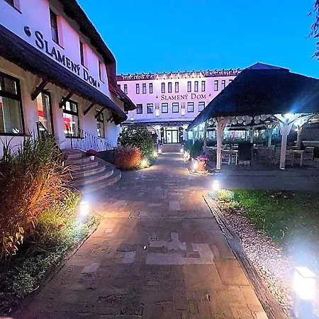 Hotel Slameny Dom & 4*